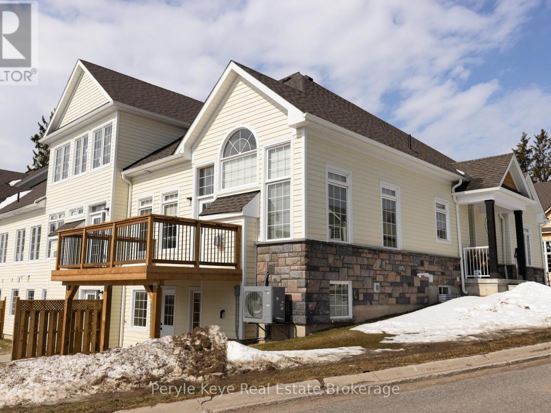 2 LEEDS COURT, Muskoka River