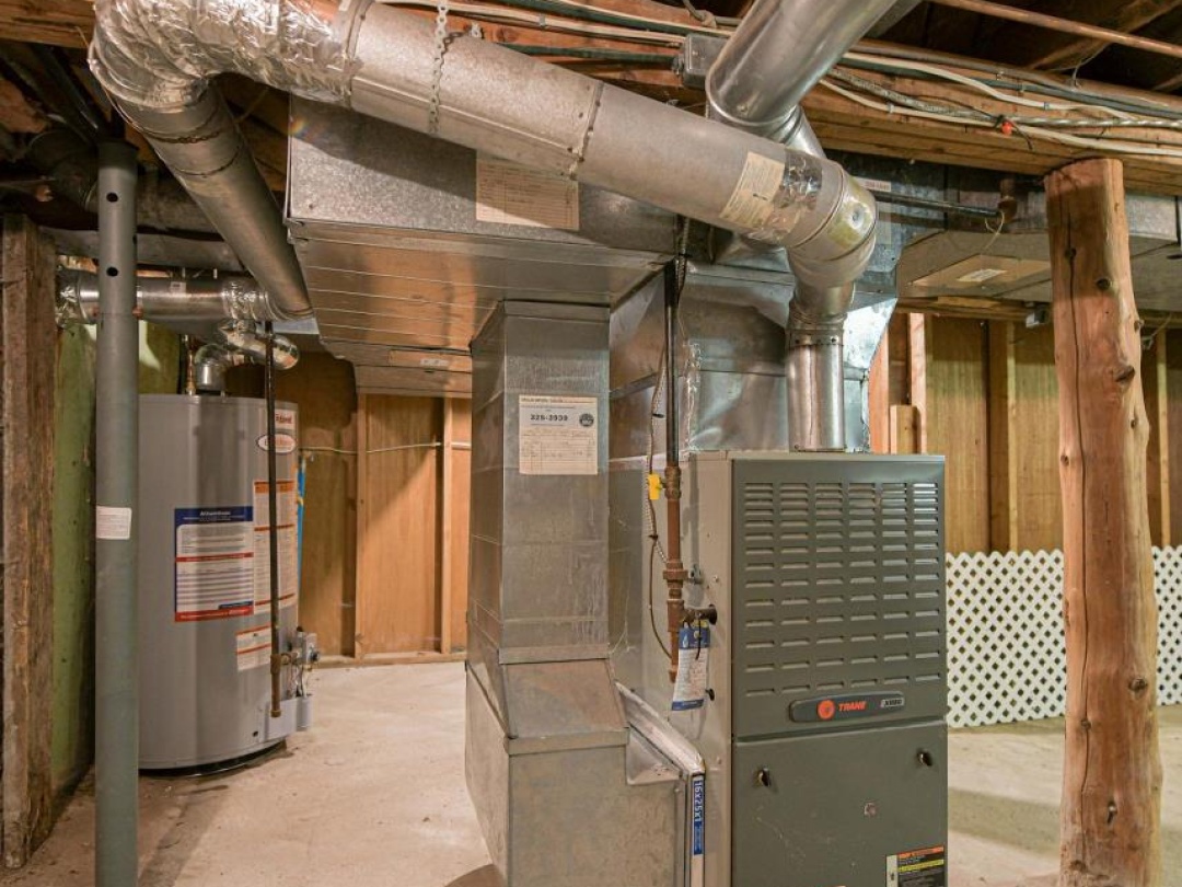 337 COLBORNE STREET W, 