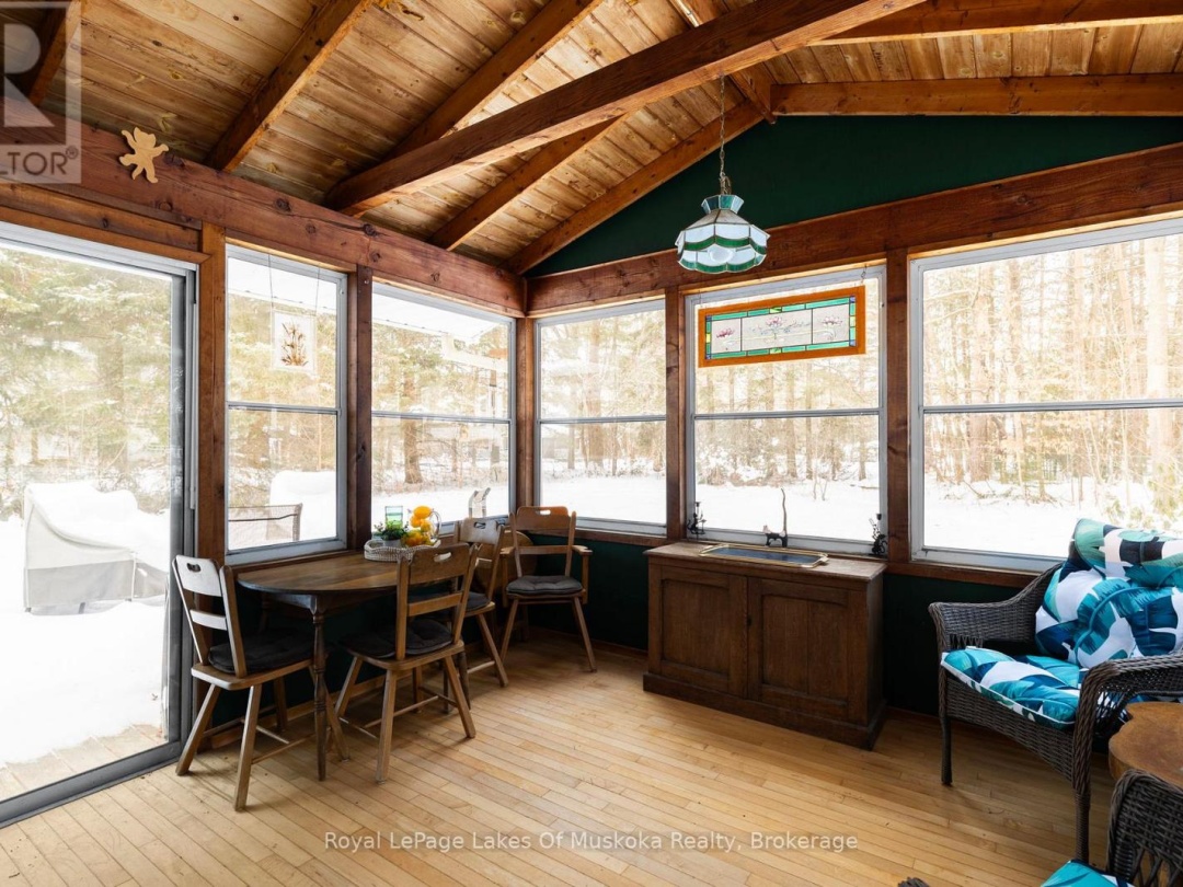 5 BROBST FOREST CRESCENT, 