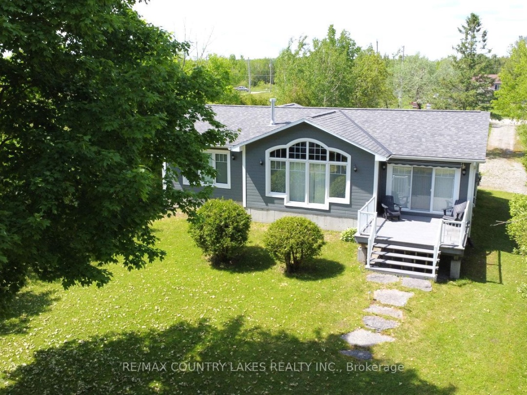 275 MCGUIRE BEACH ROAD, Canal Lake