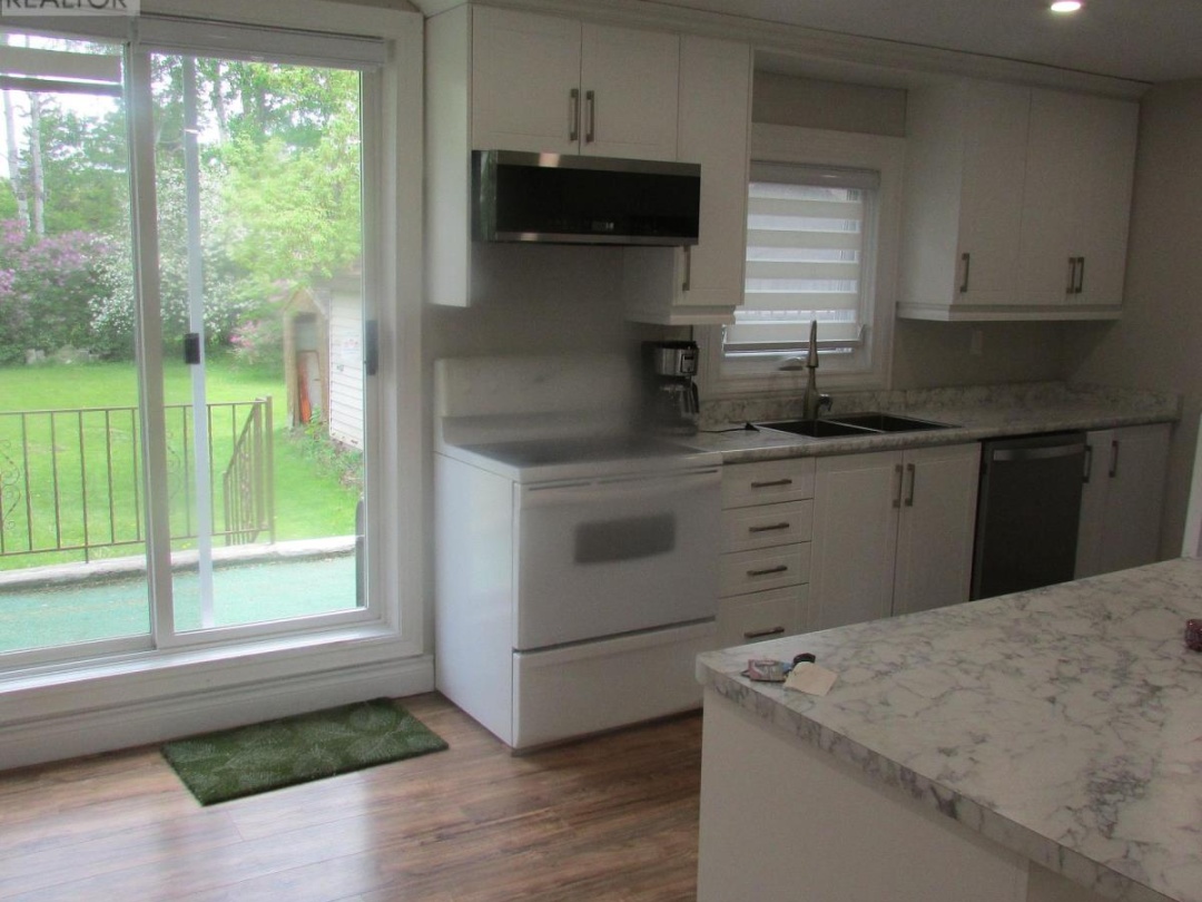 137 FIRST AVENUE, Tay (Port McNicoll)