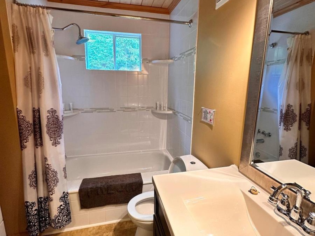 10916 HIGHWAY 503 HIGHWAY, Highlands East (Glamorgan)
