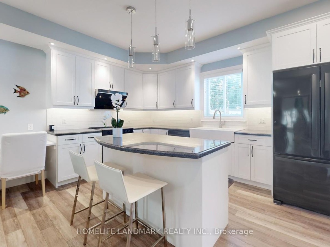 208 LAKESHORE DRIVE, Trent-Severn Waterway