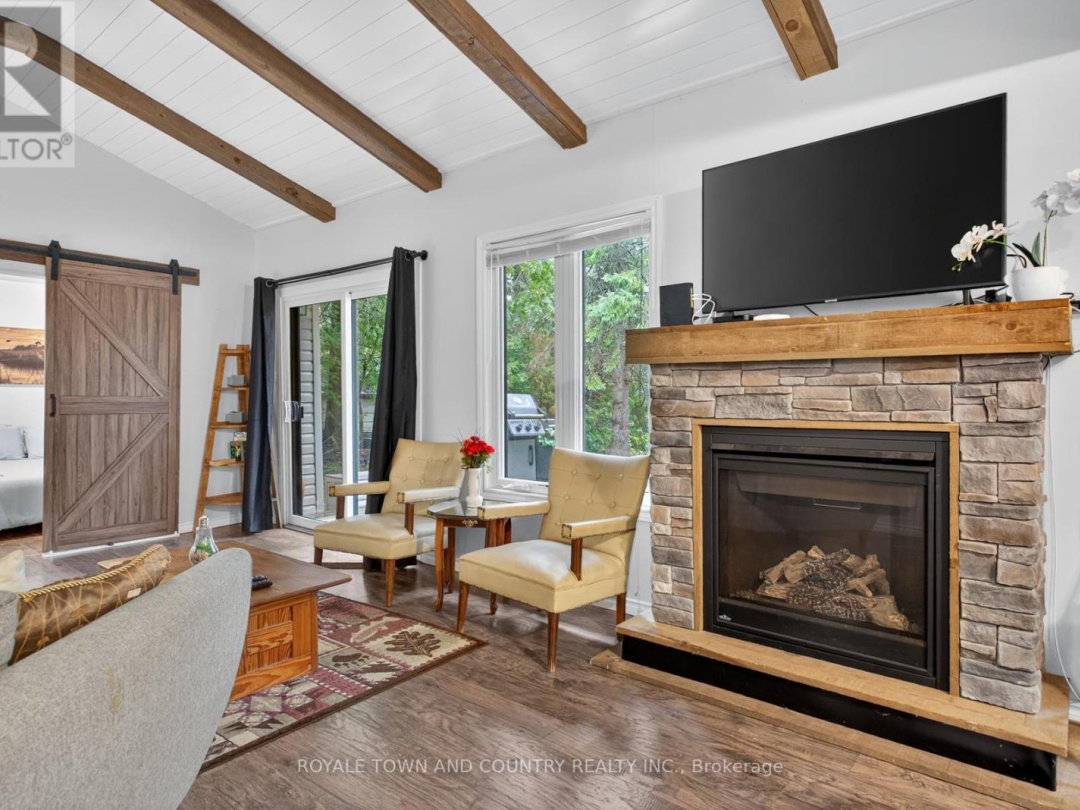 82 RIVERBANK ROAD, 