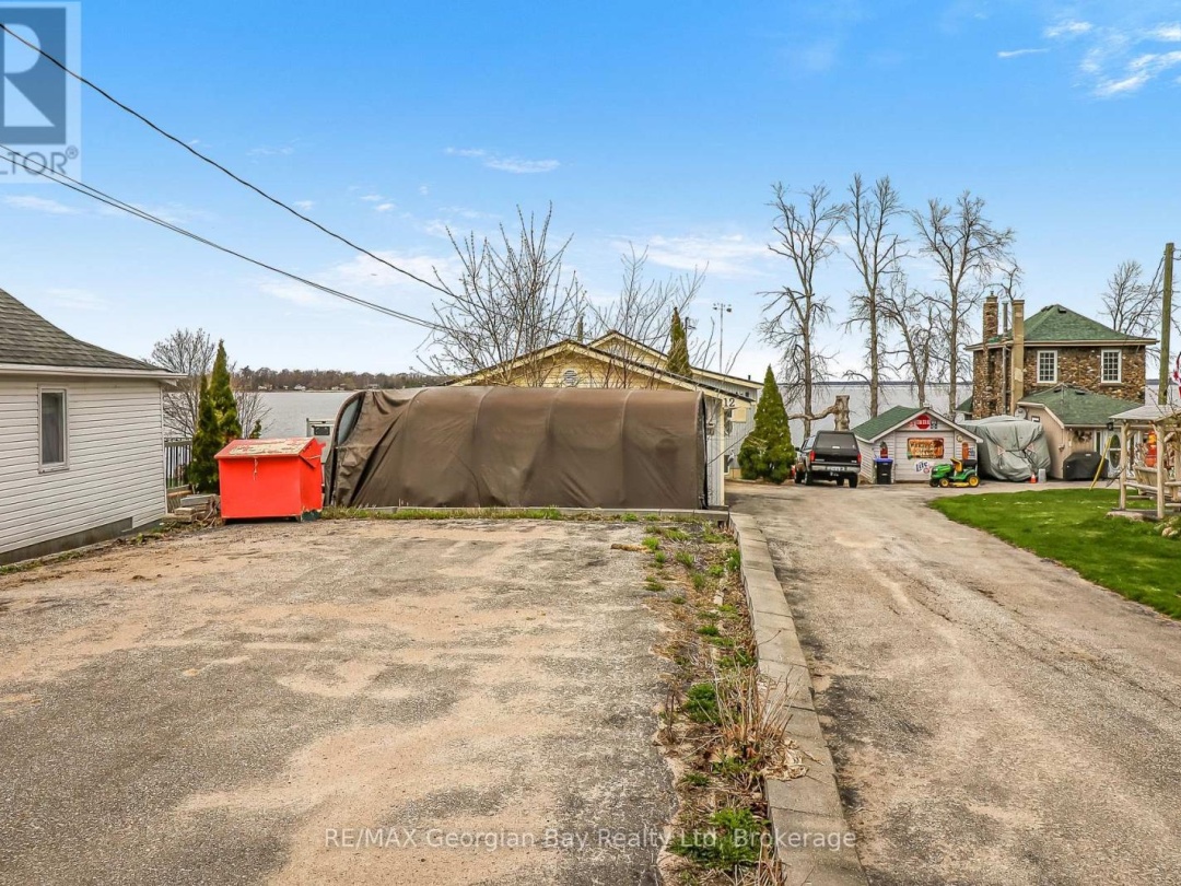 12 ROBINS POINT ROAD, Georgian Bay