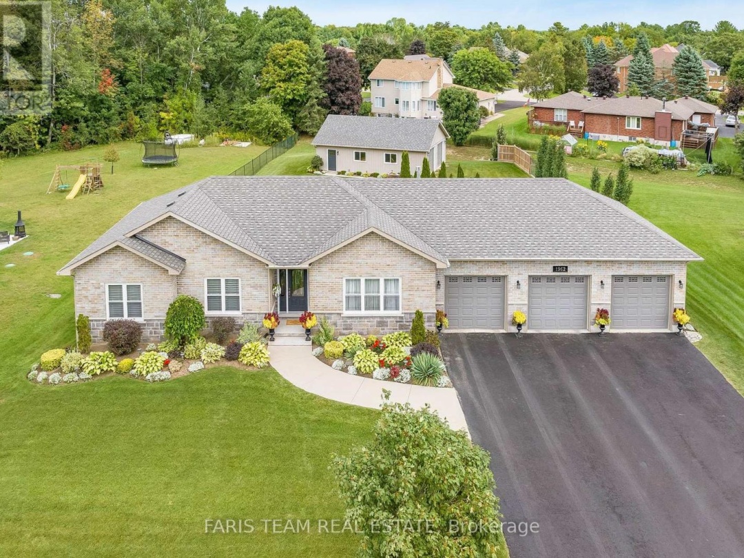 1962 Elana Drive, Severn (Bass Lake)