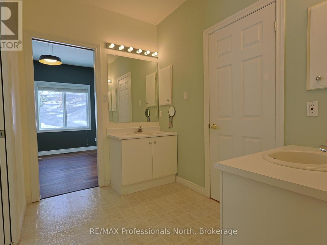 31 DEERFOOT TRAIL, Huntsville (Brunel)