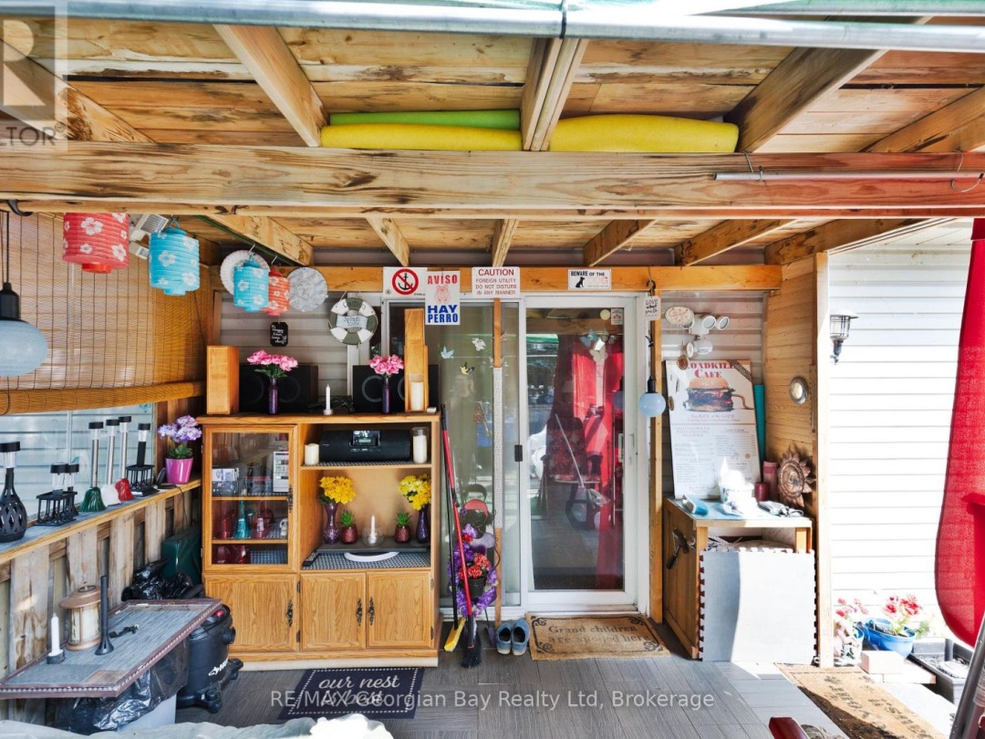 33 ANDERSON CRESCENT, 