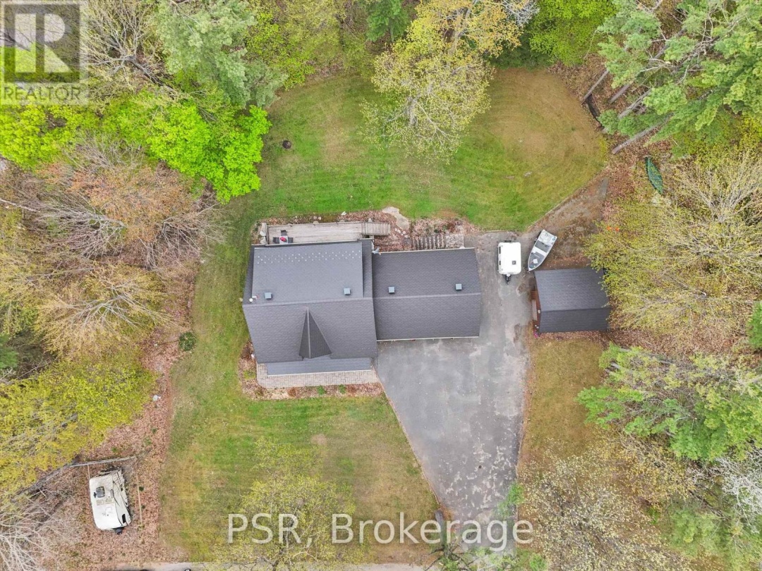 1040 AMELIA CRESCENT, 