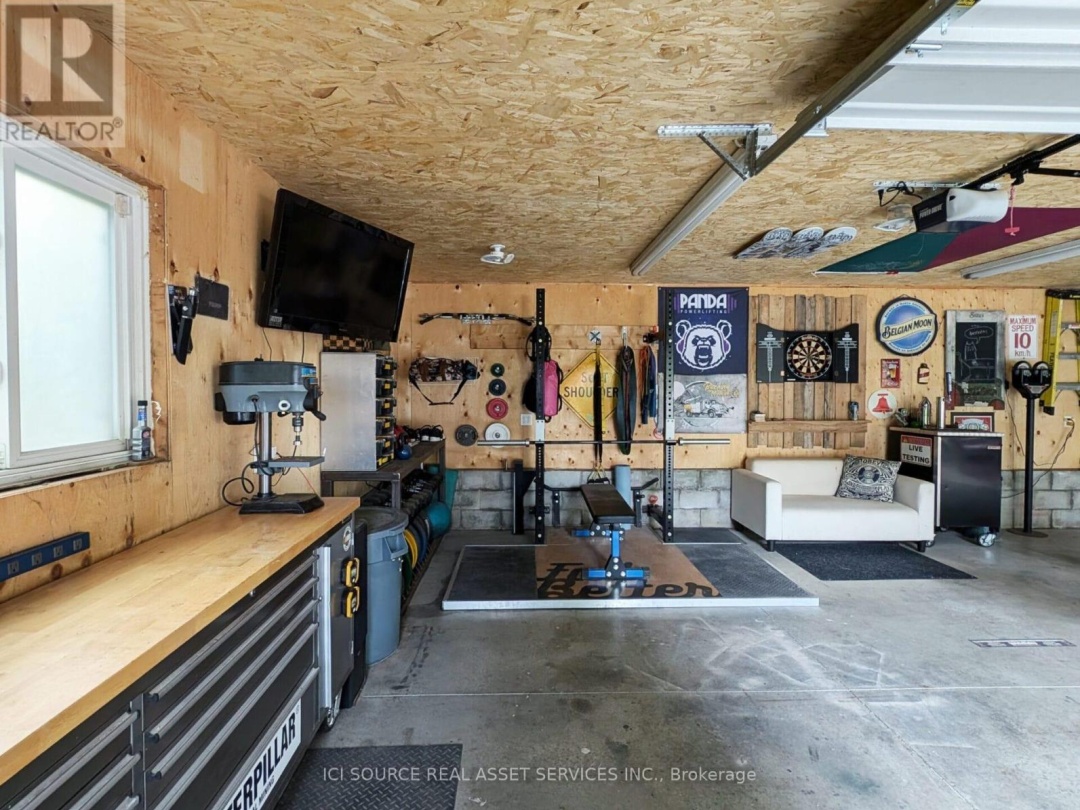 260 COLBORNE STREET W, 