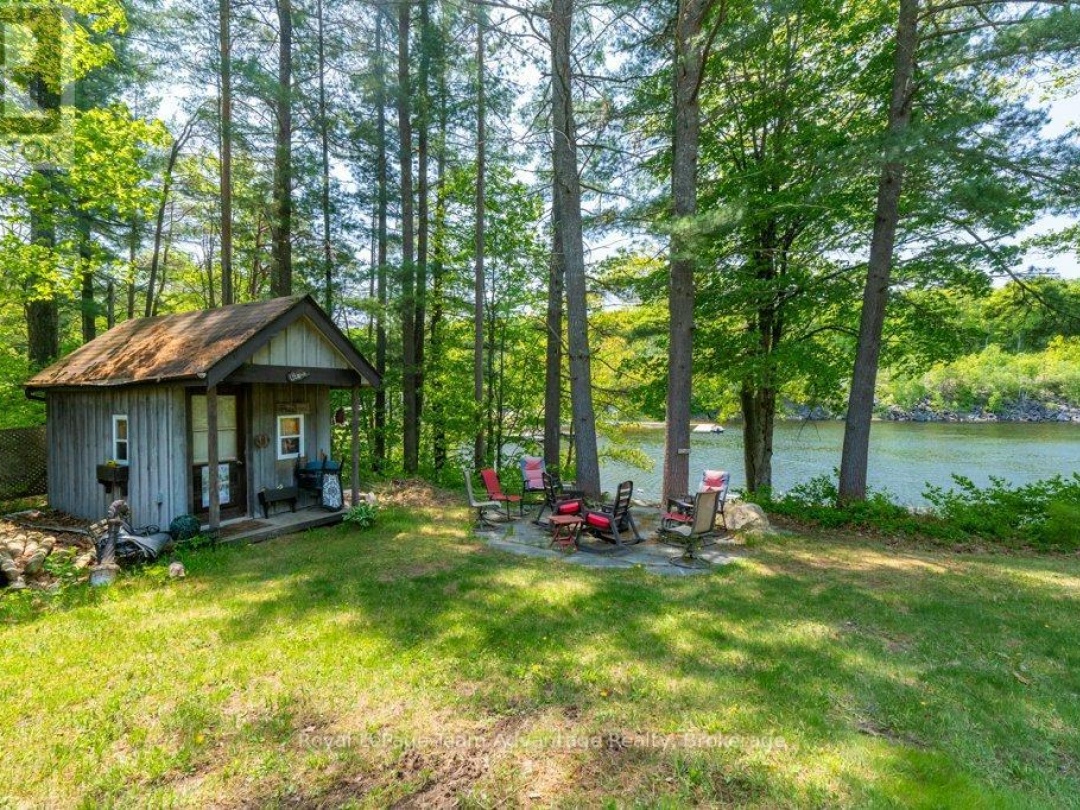 19 ALLAN CRESCENT, Horseshoe Lake