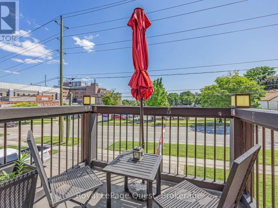 214 MISSISSAGA STREET W, 