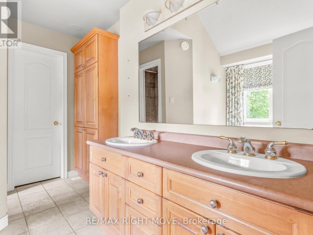 3 THICKETWOOD PLACE E, 