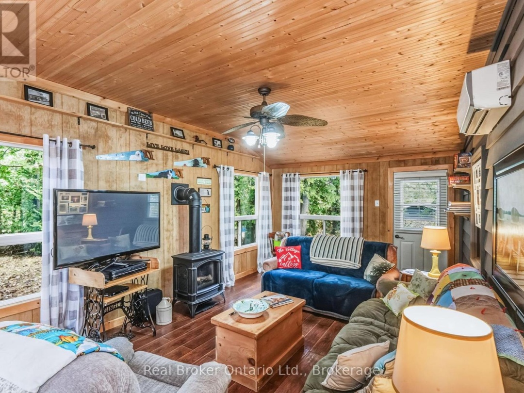33 GLOUCESTER GROVE, Georgian Bay