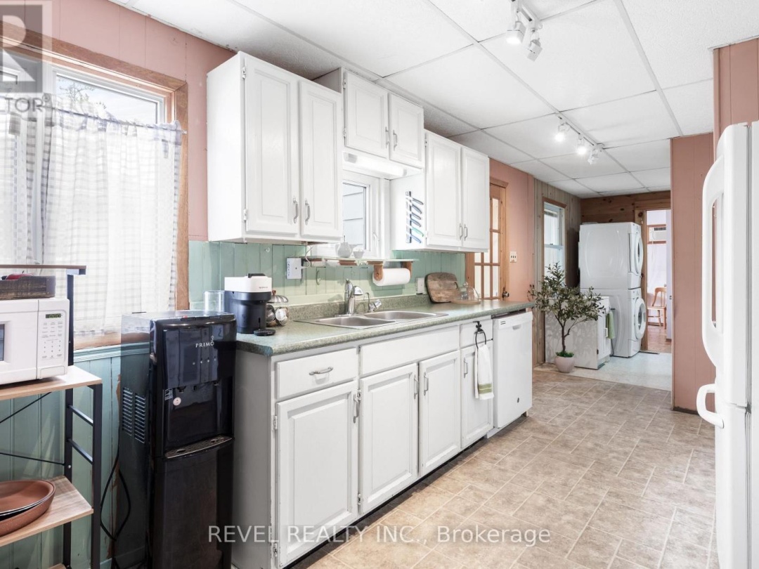 483 LONG BEACH ROAD, Sturgeon Lake