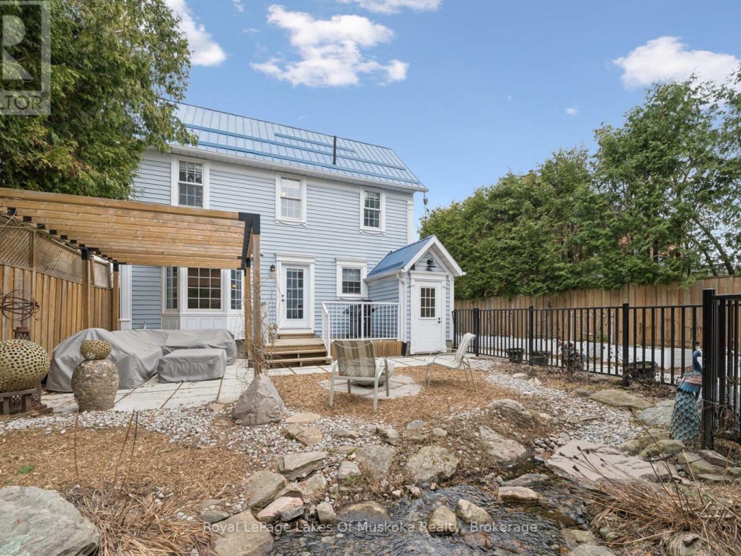 212 JAMES STREET, Bracebridge (Macaulay)