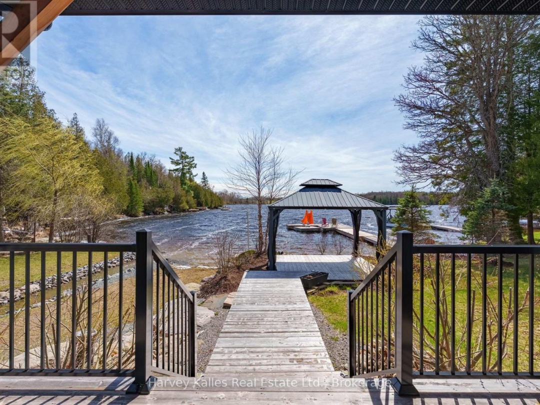 41 SUNSET COVE ROAD, Blackwater Lake