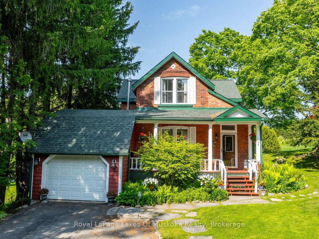 229 FRASERBURG ROAD, Bracebridge (Macaulay)