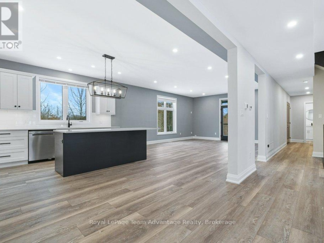 18 AVERY COURT, Parry Sound