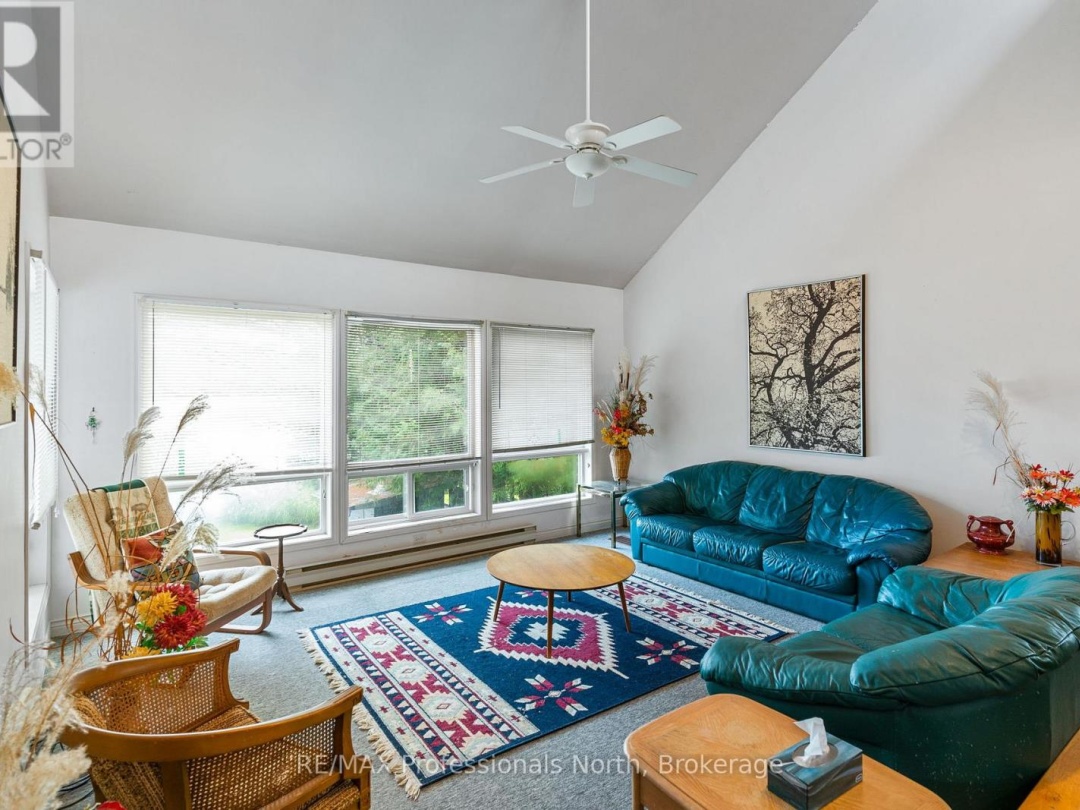1080 PETTICOAT LANE, Minden Lake