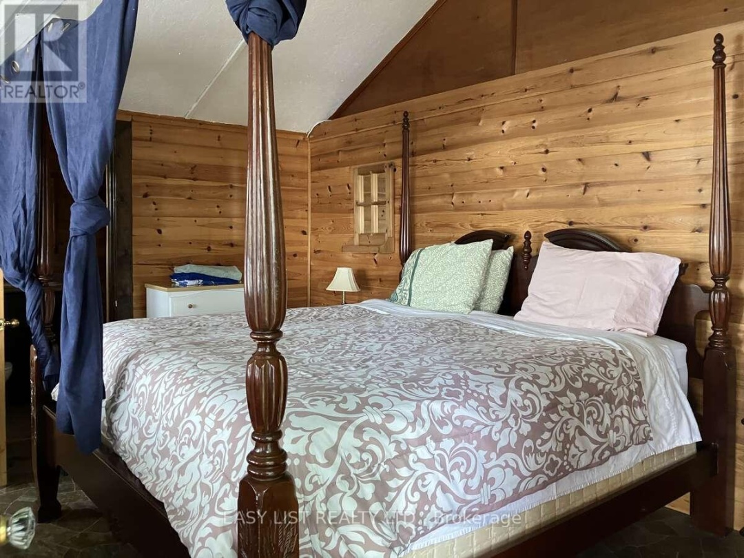 1045 REYNOLDS ROAD, Horseshoe Lake