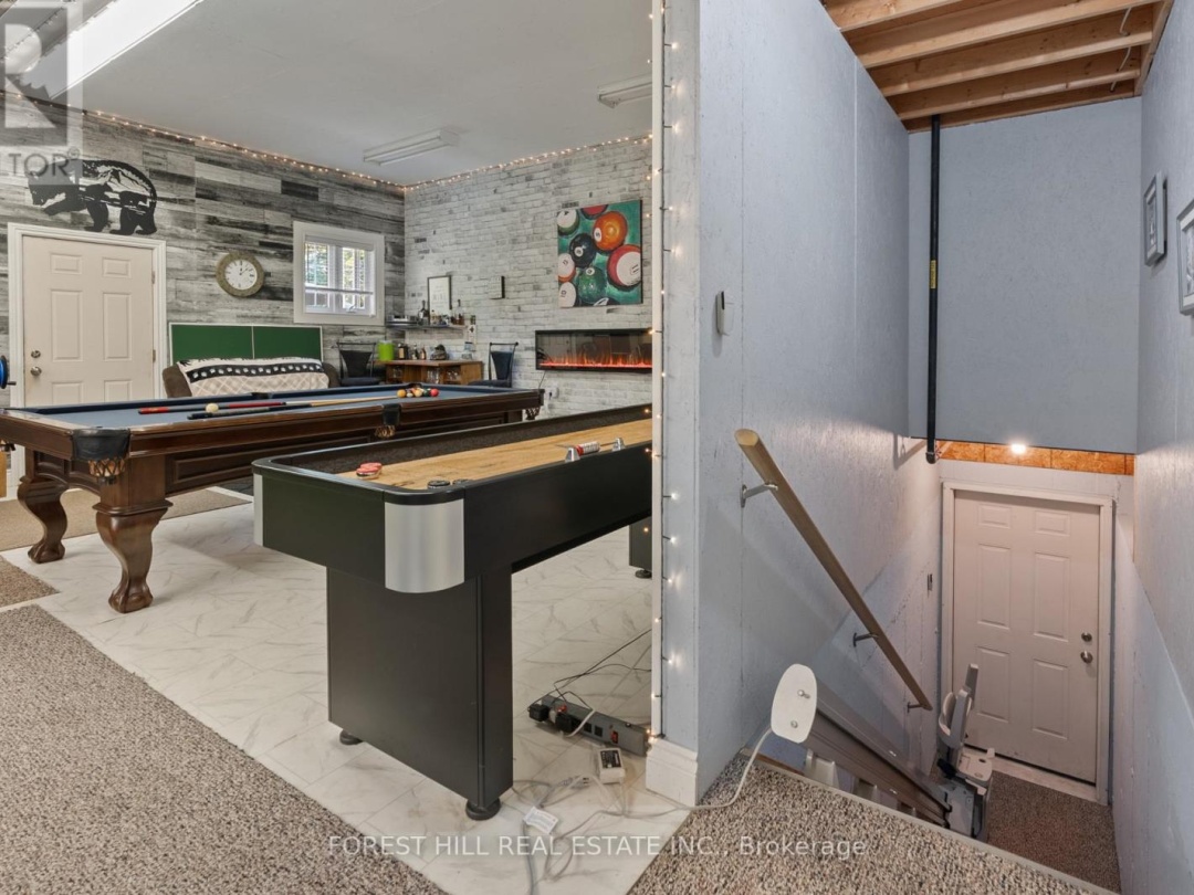 1025 TOWER CRESCENT, 