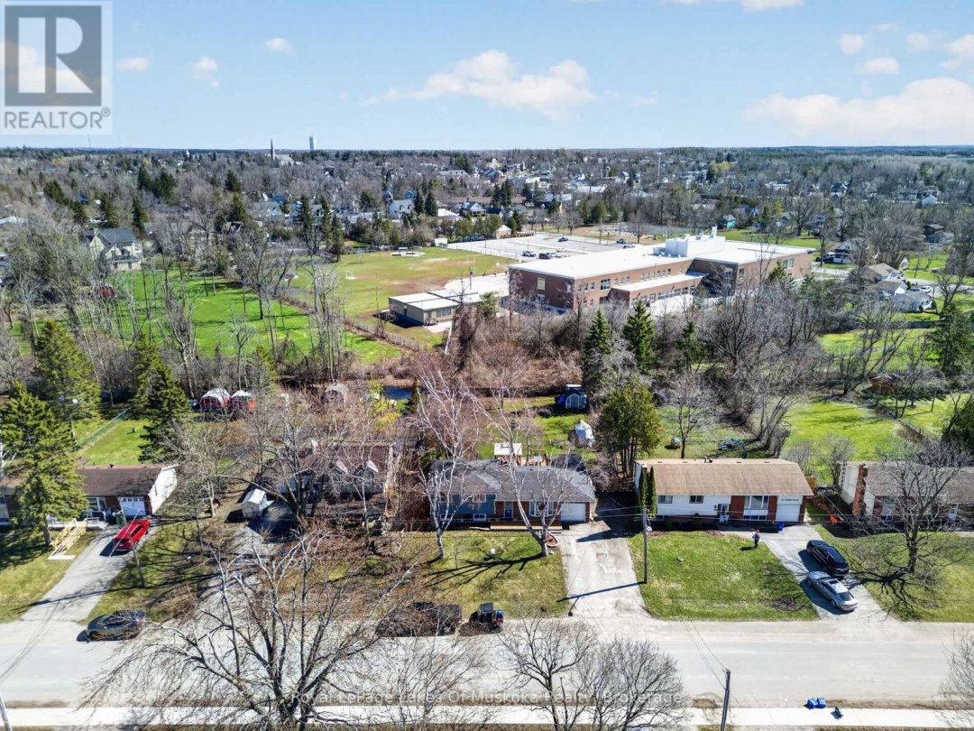 271 LAKELAND CRESCENT, Brock (Beaverton)
