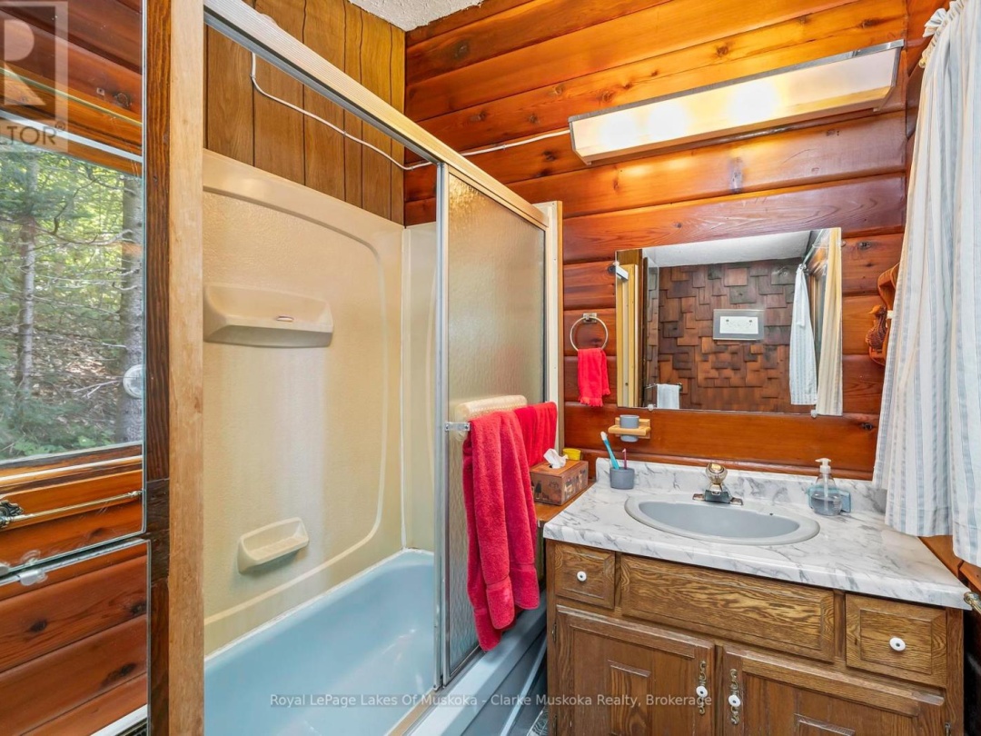 74 LIONESS ROAD, Lioness Lake