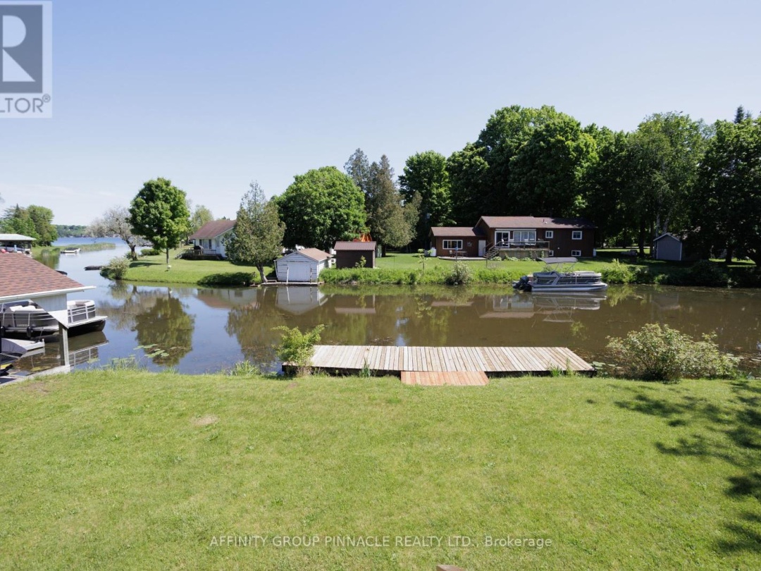 50 North Bayou Road, Sturgeon Lake