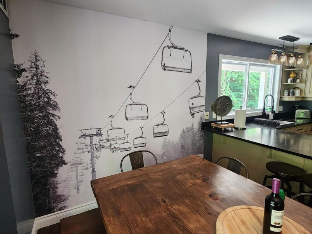 1042 SKI RIDGE TRAIL, 