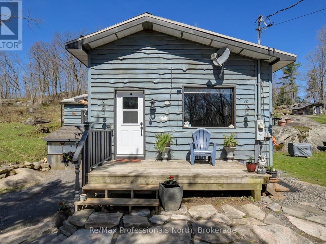 1017 BARLOCHAN ROAD, Muskoka Lakes (Wood (Muskoka Lakes))