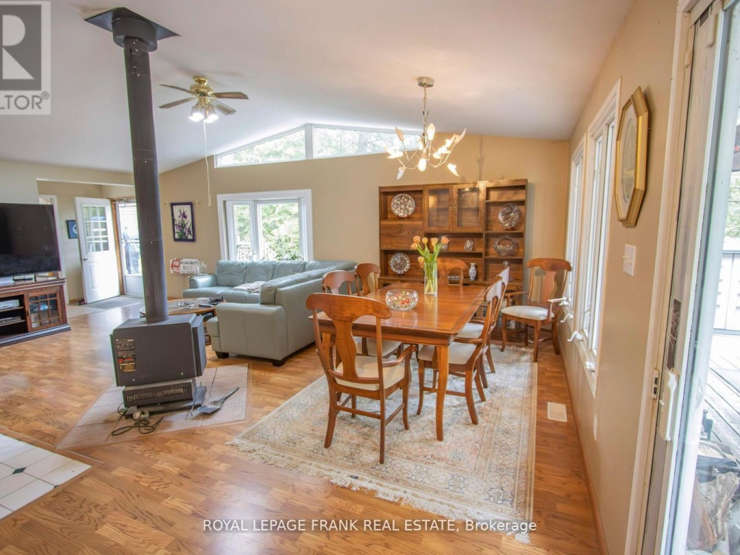 1070 TOWERING OAKS TRAIL, 