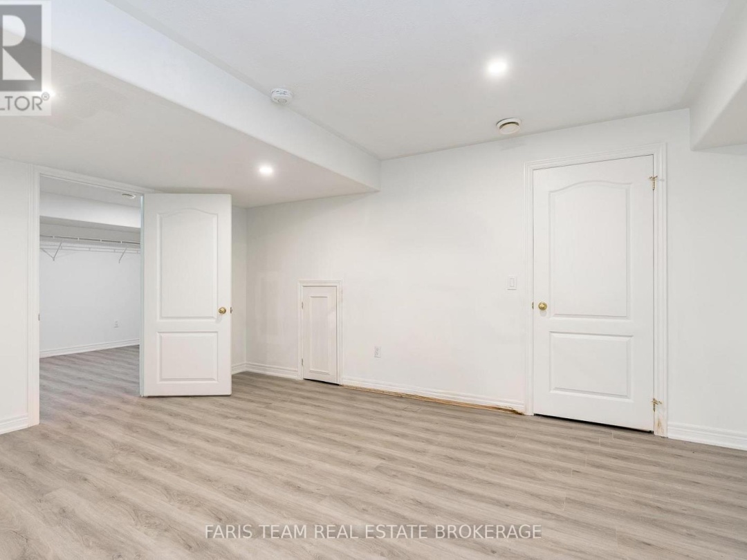 2 VANESSA DRIVE, Orillia