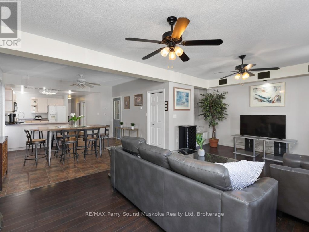 111 JAMES STREET, Parry Sound
