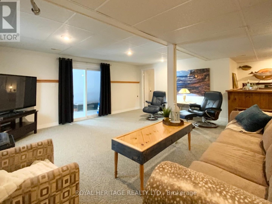 205 PIRATES GLEN DRIVE, Pigeon Lake