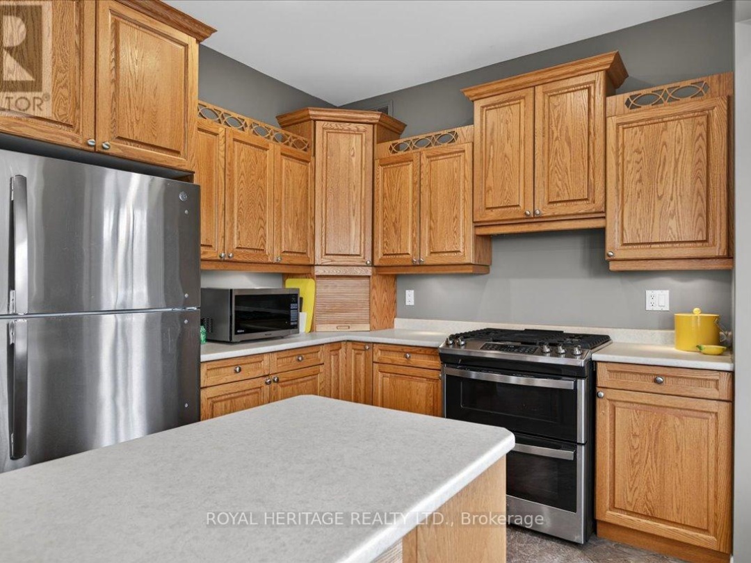 4 KENNEDY DRIVE, Kawartha Lakes (Fenelon Falls)