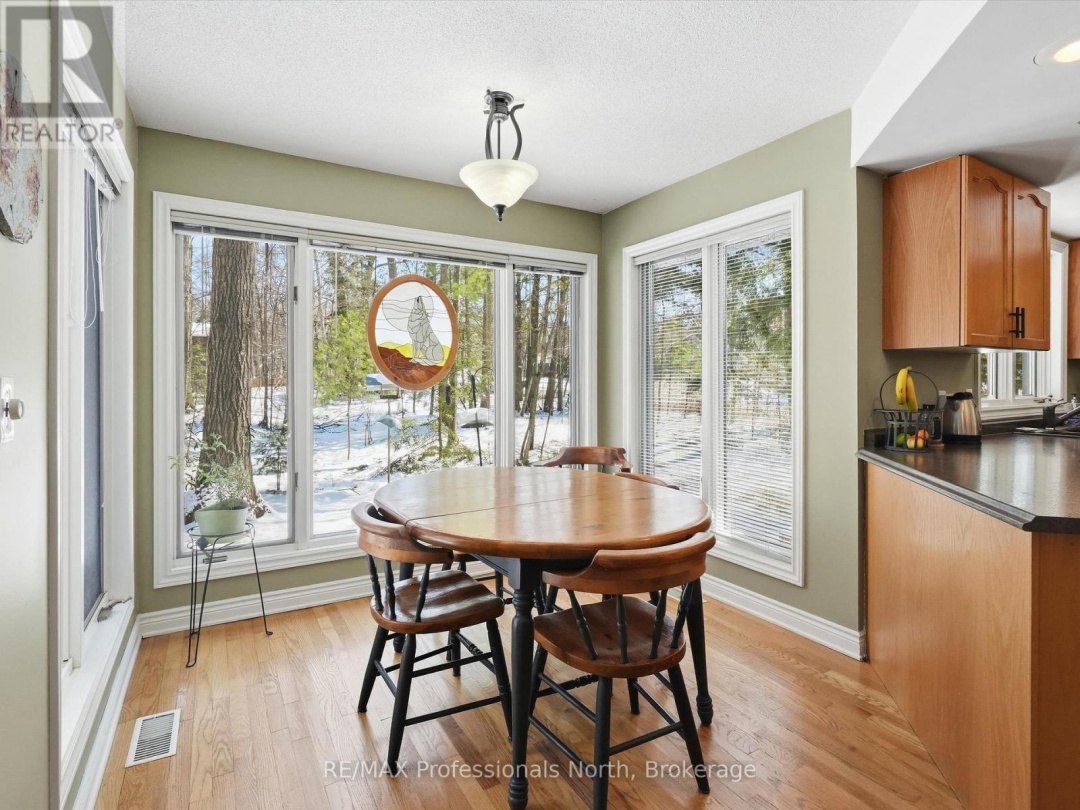 31 THE GRANITE BLUFF, Bracebridge (Macaulay)