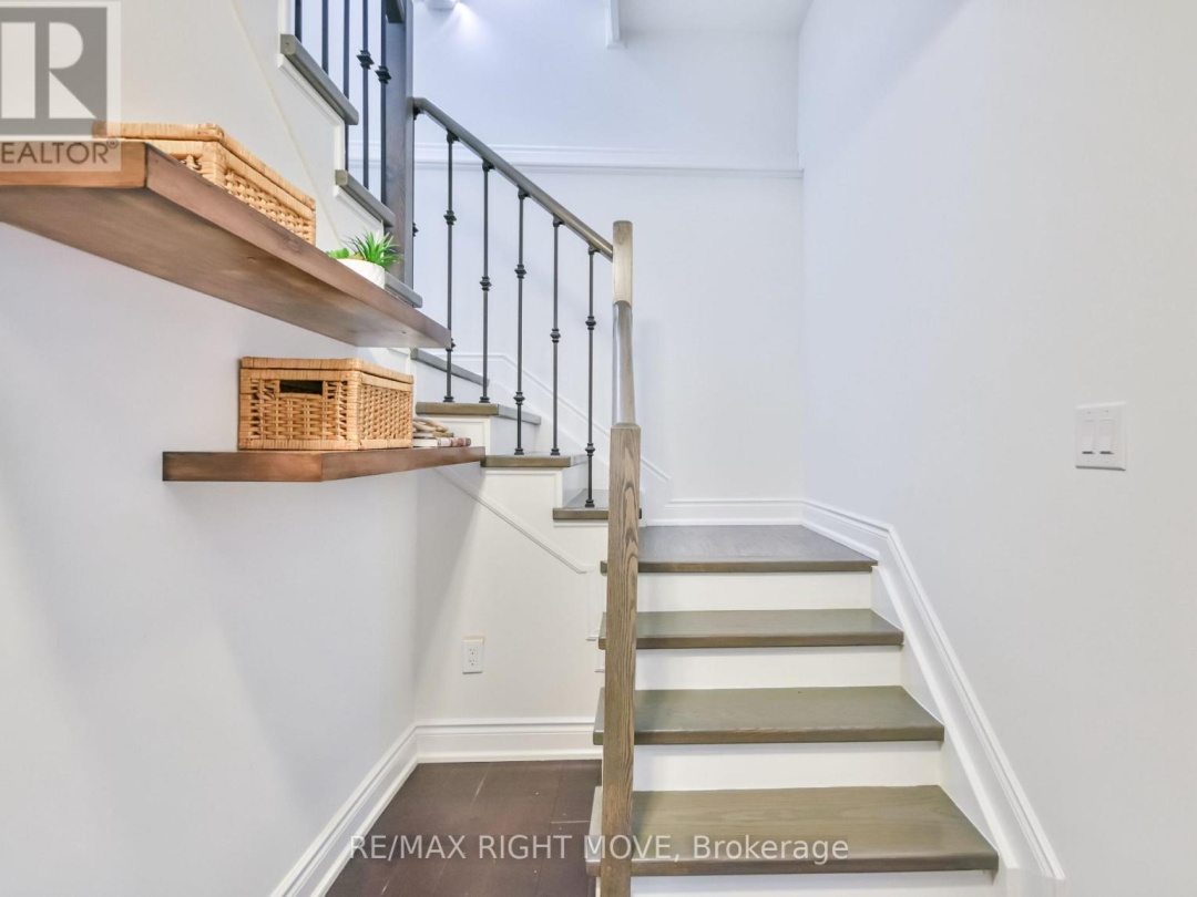 28 - 10 INVERMARA COURT, Lake Simcoe