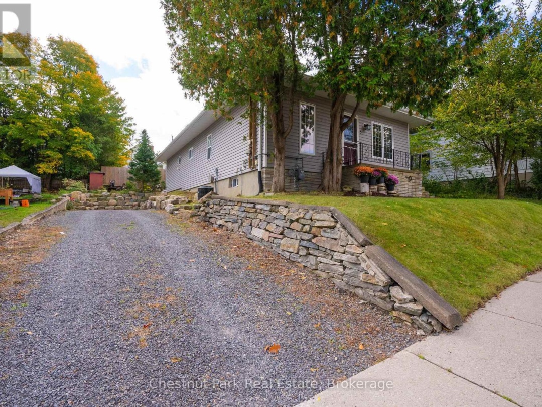 3 CORA STREET E, Huntsville (Chaffey)