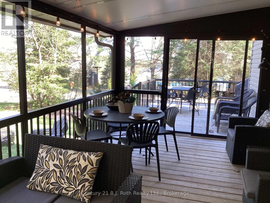 719 POPLAR CRESCENT, Bonnie Lake