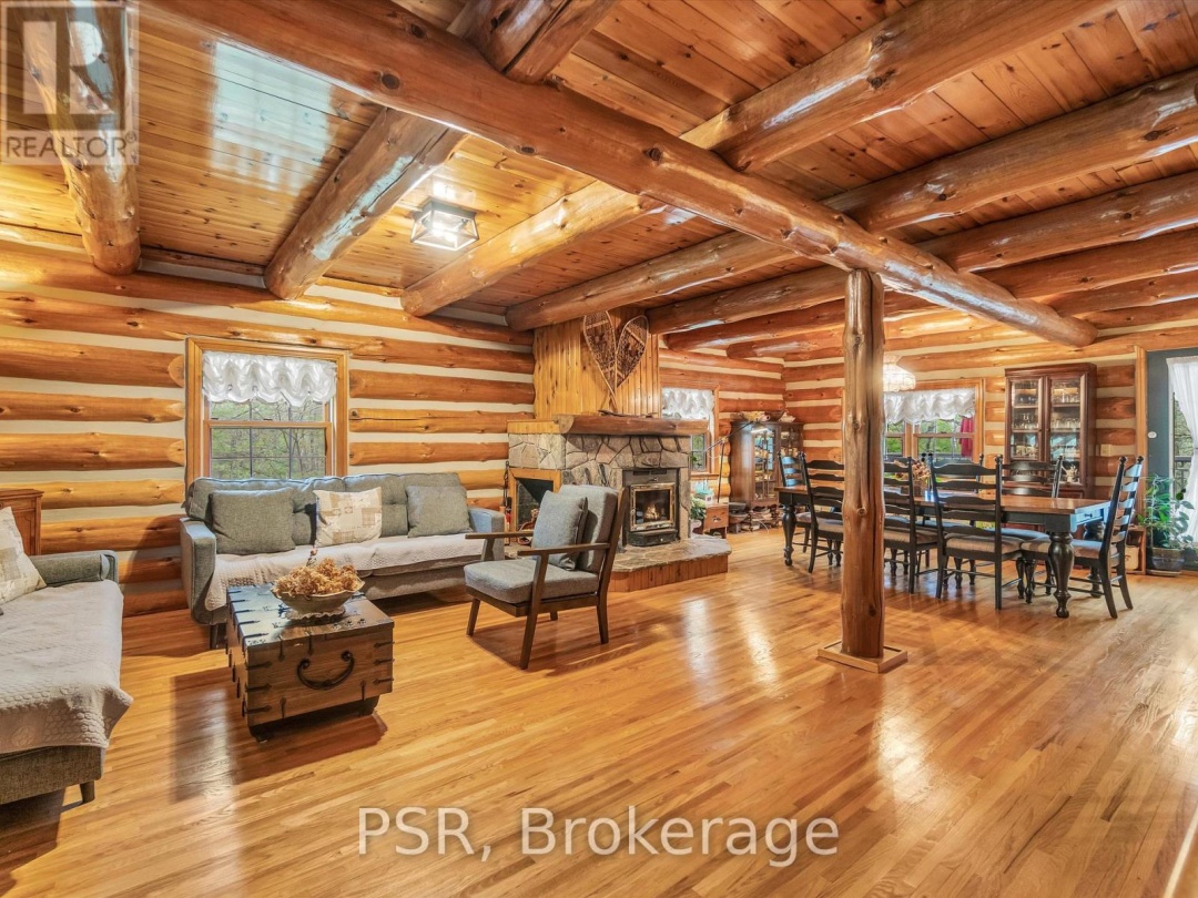 1040 AMELIA CRESCENT, 