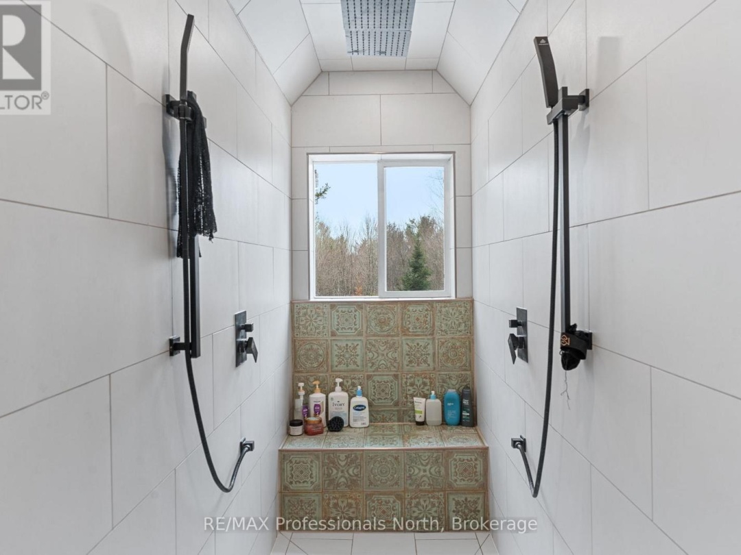 1127 BOBCAYGEON ROAD, Minden Hills (Anson)