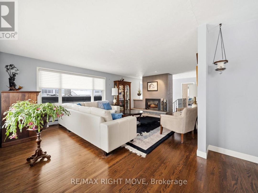 220 BELMORAL DRIVE, Orillia