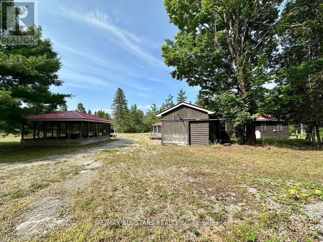 380 LEDGE ROAD, Trent Lakes