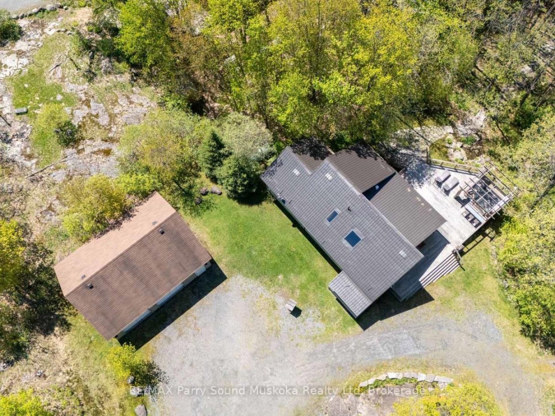 587 CENTRE ROAD, Manitouwabing Lake