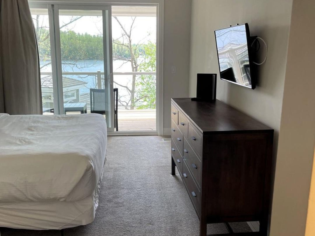 4 - 1869 MUSKOKA DISTRICT ROAD 118 WEST, 