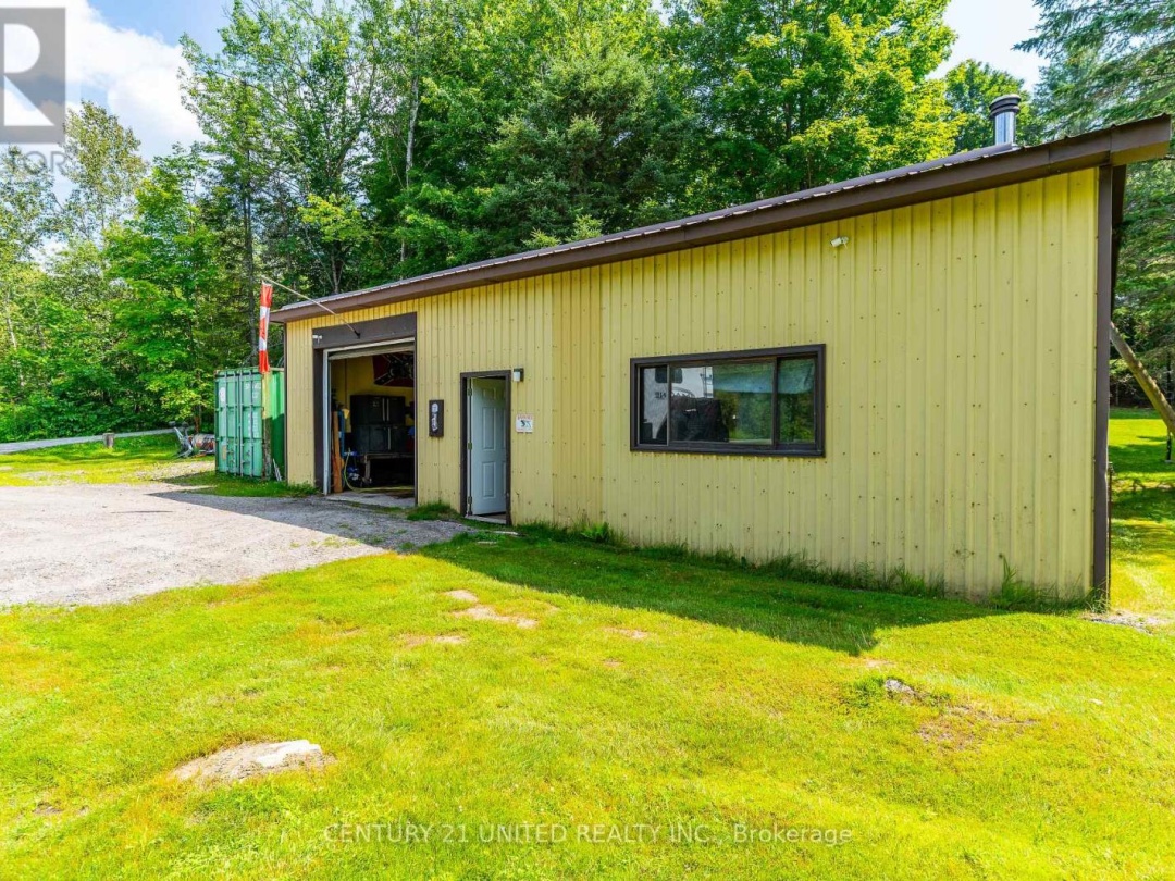 1001 ENGLISH CIRCLE, Tamarack Lake