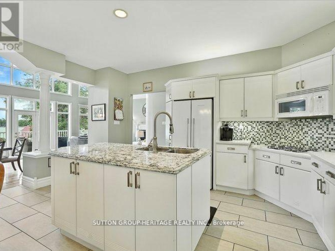 400 FRONT STREET W, Sturgeon Lake