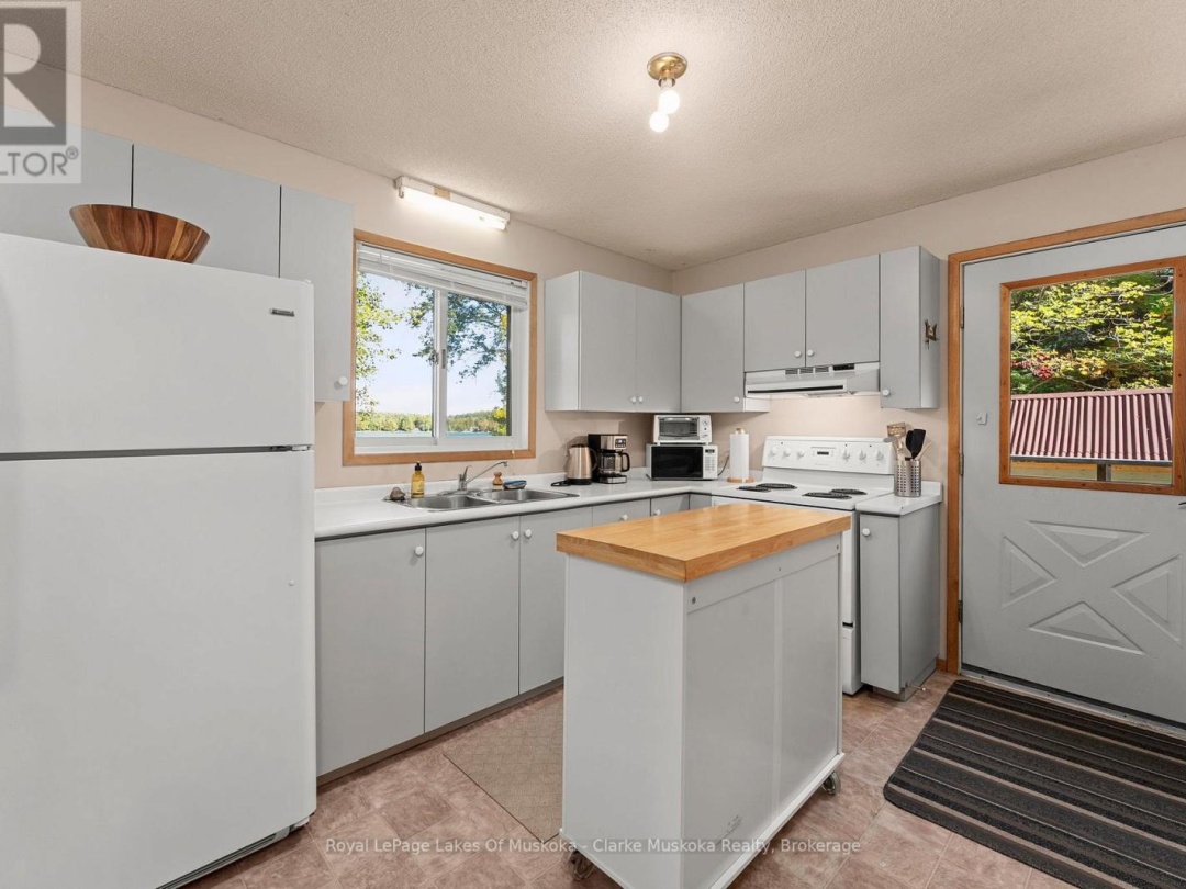 1100 SONORA DRIVE, Boshkung Lake