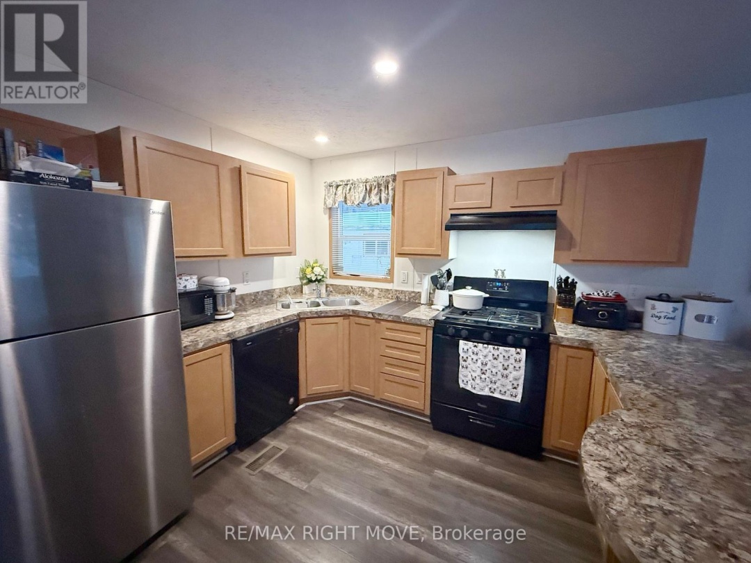 1050 4 SEASONS ROAD, Gravenhurst (Morrison)